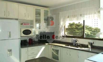 137 m² - 3 dormitórios, 1 suite, 2 vagas de garagem.