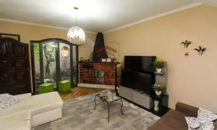 Sobrado com 3 Quartos e 4 banheiros à Venda, 276 m²