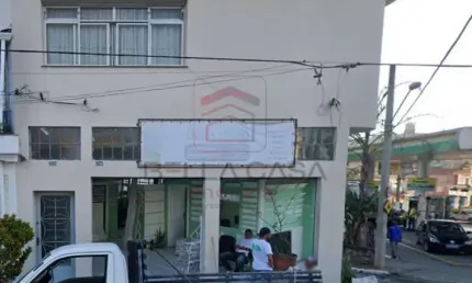 Conj. Comercial  228m2  área  construída  compostos por   1  apto    2  salões