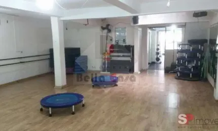 Casa comercial com 3 salas para alugar na Rua Conde Prates, 393, Mooca, São Paulo