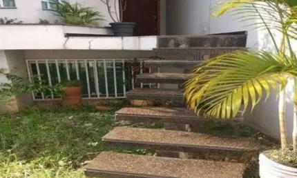 Sobrado á Venda na Mooca com 03 Dormitórios (01 Suíte), 10 vagas