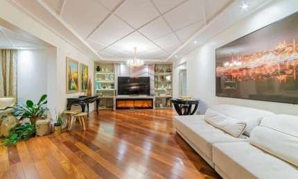 Apartamento de Luxo na Mooca - 221m², 3 Suítes, 4 Vagas, Andar Alto com Vista Livre
