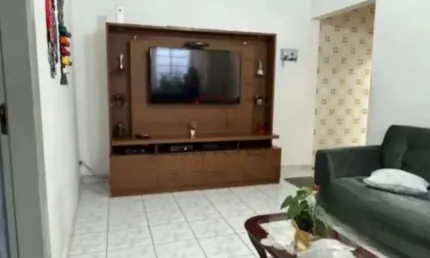 Casa térrea na mooca com 2 quartos 2 vagas e quintal