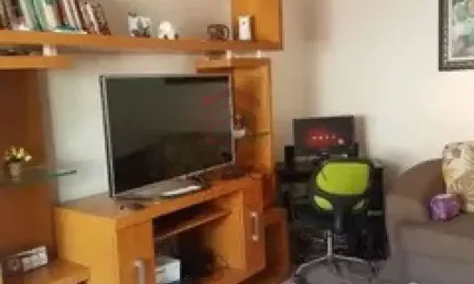 Casa térrea na Moóca sem vaga. Rua totalmente residencial