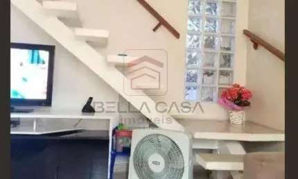 Sobrado com 2 Quartos e 2 banheiros à Venda, 80 m² por R$ 467.000