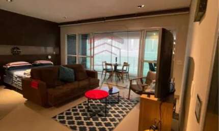 Flat em frente ao Shopping Anália Franco, 55 m2, 01 quarto, ar condicionado, varanda e 02 vagas