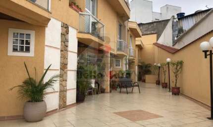 Sobrado em  condominio fechado com 3 suites e 4 vagas