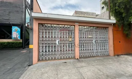Oportunidade para Investidor - Casa Térrea - Venda Comercial - 201m² de terreno c/6,05 m de frente