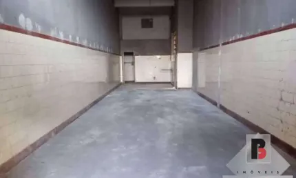 Salão, loja com 60m² , com 1 banheiro e 1 àrea externa. excelente localização.