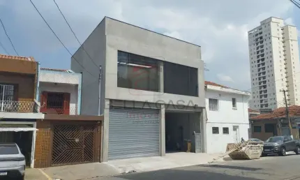 Galpão para locação na mooca com pé direito alto, vão livre e portão automatio + isolamento termico