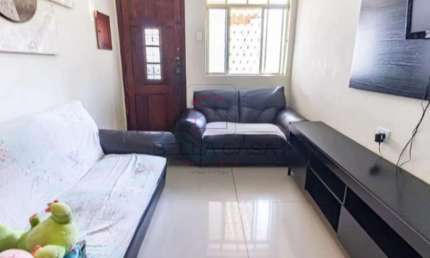 Casa térrea - 120 metros - 2 dormitórios - com quintal - 1 vaga de garagem
