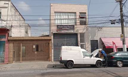 Salão comercial e 3 kitnets a venda próximo a rua do Orfanato.