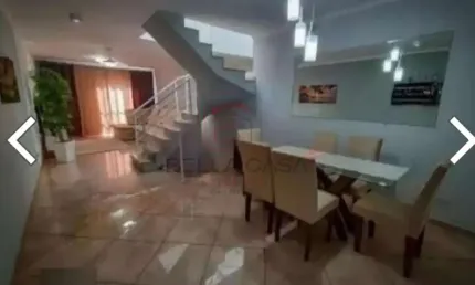 Sobrado a venda com 3 quartos e quintal no bairro da chacara mafalda