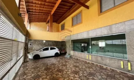 Sobrado com 4 Quartos e 4 banheiros à Venda, 298 m²