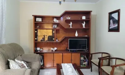 Sobrado na vila alpina, 03 quartos sendo 01 suíte e garagem para 02 carros e outra casa nos fundos