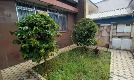 Casa na mooca, 230m2, terreno 264m2, 03 quartos sendo 01 suíte e garagem para 04 carros