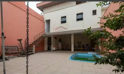 Casa no alto da mooca, com 03 suítes, 05 banheiros, 04 vagas e edícula