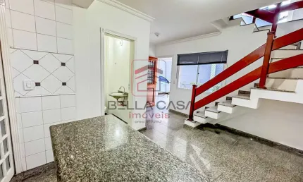 Casa com 3 quartos para alugar na Rua Araribóia, 313, Mooca, São Paulo