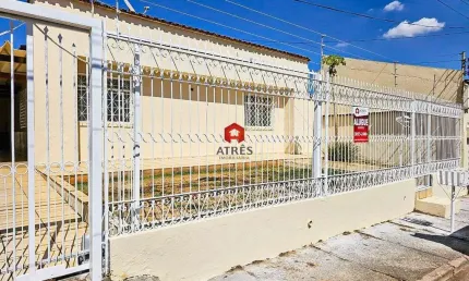 Casa com 3 quartos para alugar na C 5, Parque das Laranjeiras, Goiânia por R$ 2.850