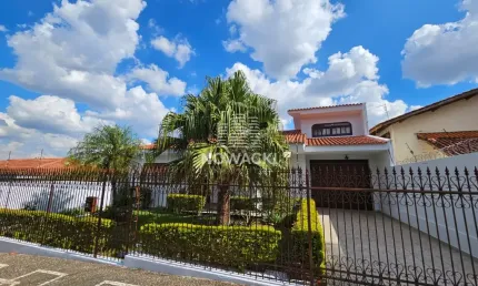 CASA RESIDENCIAL COM 4 QUARTOS E 5 VAGAS NO JARDIM CARVALHO