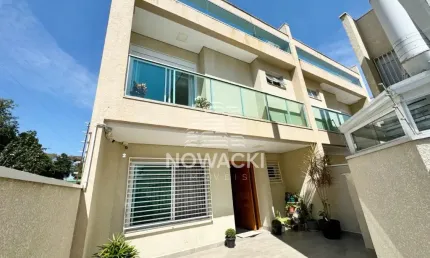 SOBRADO PRONTO PARA MORAR COM 03 QUARTOS E 4 VAGAS - ÁGUA VERDE