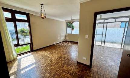 CASA TÉRREA COM 3 QUARTOS, 4 BANHEIROS E 177m² NO VILA IZABEL