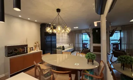 EXCELENTE APARTAMENTO COM 2 QUARTOS E 2 VAGAS NO PORTÃO!