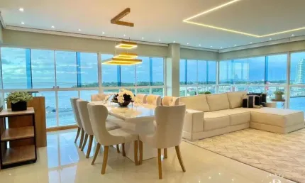 Excelente Apartamento finamente mobiliado e decorado no centro de Tramandaí.