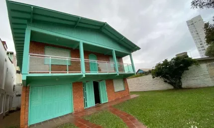 Casa/Sobrado 6 Dormitórios - Bairro Centro, Tramandaí/RS.