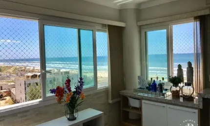 Apartamento de 02 dormitórios com vista p o mar, na ubatuba de farias, tramandaí