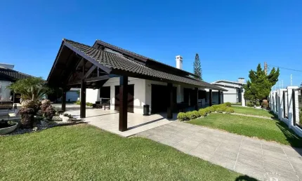 Casa com 6 quartos à venda na Av. Tiradentes, 75, Zona Nova, Tramandaí