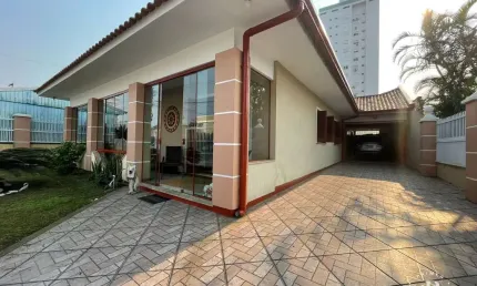 Casa térrea 3 Dormitórios - Bairro Centro em Tramandaí.