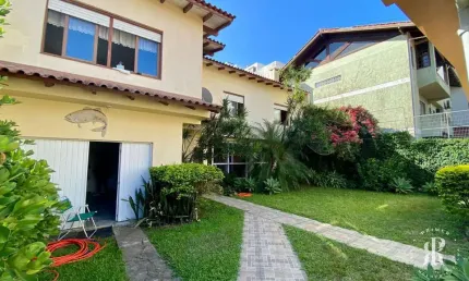 Casa com 4 dormitórios próxima Avenida da Igreja em Tramandaí