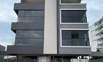 Apartamento Mobiliado e decorado 2 dormitórios no centro de Tramandaí.