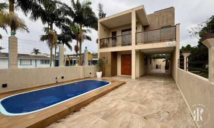 Sobrado mobiliado e decorado à venda em Imbé – conforto e lazer em um só lugar!