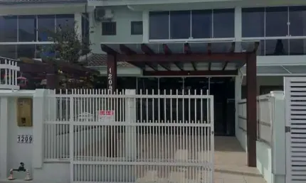 Excelente duplex a venda com 02 dormitórios no centro de tramandaí