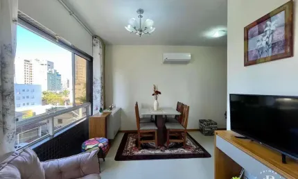 Excelente apartamento de 02 dormitórios sendo 01 suíte no centro de Tramandaí