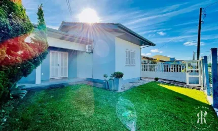 Excelente casa com 2 dormitórios próximo da praia em Tramandaí