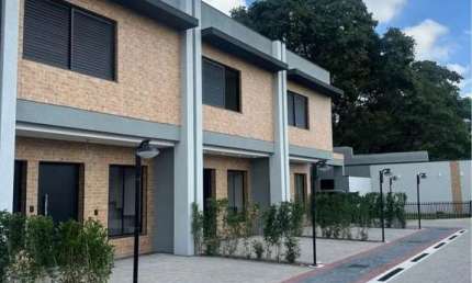 Sobrado em Condomínio para Venda em Sorocaba, Vila Barcelons, 3 dormitórios, 1 suíte, 2 banheiros, 2 vagas
