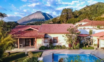 Casa para Venda em Teresópolis, Tijuca, 4 dormitórios, 4 suítes, 2 banheiros, 2 vagas