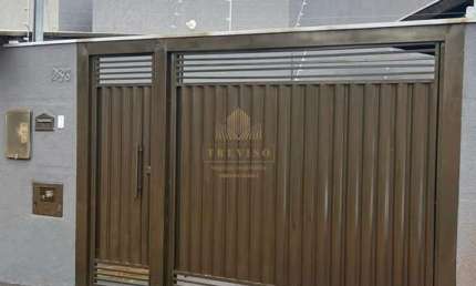 Casa toda reformada no Los Angeles próxima ao asfalto