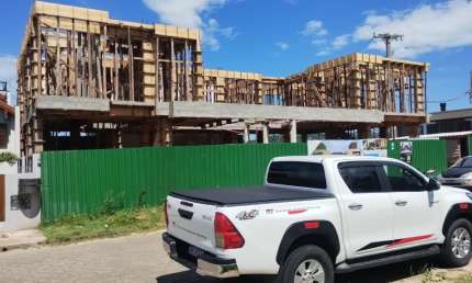CASAS DE ALTO PADRÃO EM BAIRRO NOBRE DE GAROPABA S/C