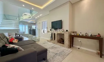 Casa semimobiliada com 03 quartos à venda em camobi!!