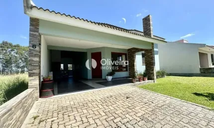 Casa à venda com 02 quartos, 135m² e 03 vagas cobertas em camobi!!