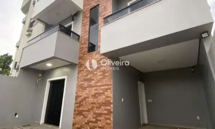 Casa triplex para locação no bairro duque de caxias