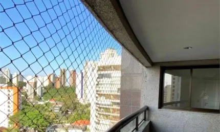 Apartamento à venda de 140 m² no Morumbi  com 3 dormitórios, 3 suites e 2 vagas.