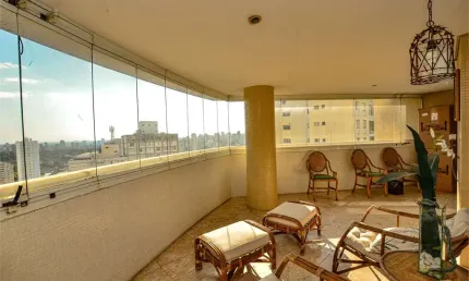 Apartamento 300  m²  4 quartos sendo 3 suítes 4 vagas de garagem com depósito no Paraíso