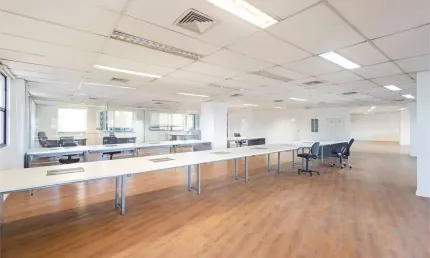 Laje Corporativa de 384 m² e 7 vagas, no coração da Vila Olímpia, com 40 posições de trabalho.