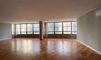 Apartamento com mais de 300m² com 4 dorm sendo 3 suítes em Higienópolis.