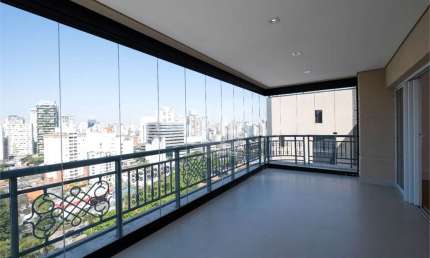 Apto  garden.    Requinte e elegância.4 suites 5 vagas.